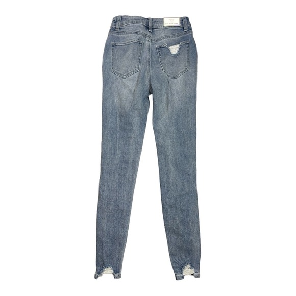 Tinsletown Juniors' Destructed Mom Jeans Size 1 Light Wash AE108 - Picture 4 of 5